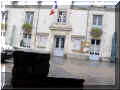 banc en pierre, prs de la mairie : Noirmoutier en l'le, 85, France, 08/2006 (76044 octets)