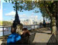 vue sur la City, Londres, bord de la Tamise, 10/2008  (124187 octets)