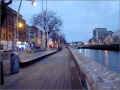 Dublin_bord de la liffey_irlande , 03/2010 (407424 octets)