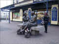 dublin_statue_women-on-a-bench_liffey-street_ (394885 octets)