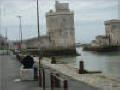 tour st Nicolas et banc public, la Rochelle