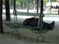 sieste-sur-un-banc_paris (386888 octets)