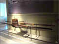 chaise-a-porteurs_musee-de-la-guerre_paris_04/2011 (416174 octets)