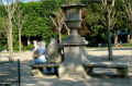 banc-statue_champ-de-mars_paris (407492 octets)