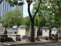 paris_cimetiere_montparnasse_2u8.jpg (134966 octets)