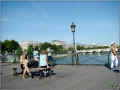 paris_pont_des_arts_2u8.jpg (77118 octets)