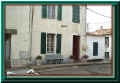 Tout le charme de l'île de Ré, la couleur des maisons (52104 octets)