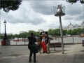 mickey-bench_queen-s-walk_07/2009 (252435 octets)